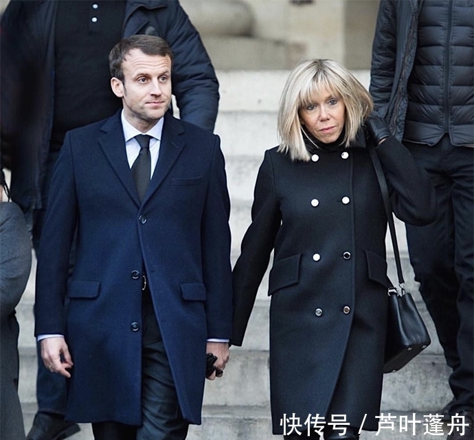 大衣|布丽吉特盘起凌乱短发减龄20岁!仅仅一条拼接蓝裙,美得眼前一亮