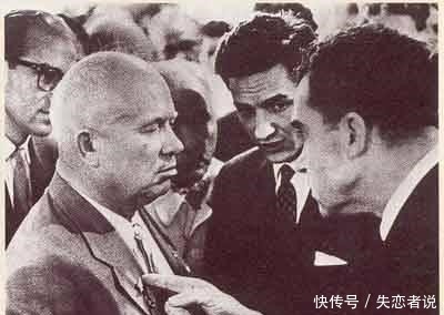 斯大林|赫鲁晓夫访问英国时,破口大骂英国人,为何台下却掌声一片