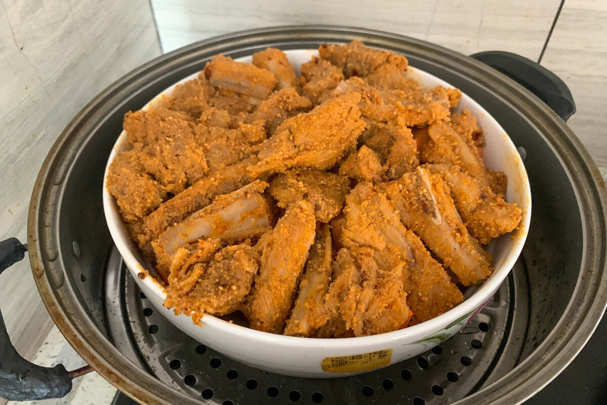 入味|粉蒸肉不能直接上锅蒸,学会2个技巧,五花肉酥烂入味不夹生