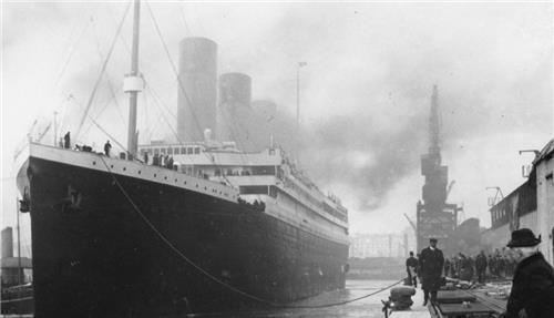 西方|1912年泰坦尼克号沉没6名生还的中国人,戳穿西方百年前的谎言