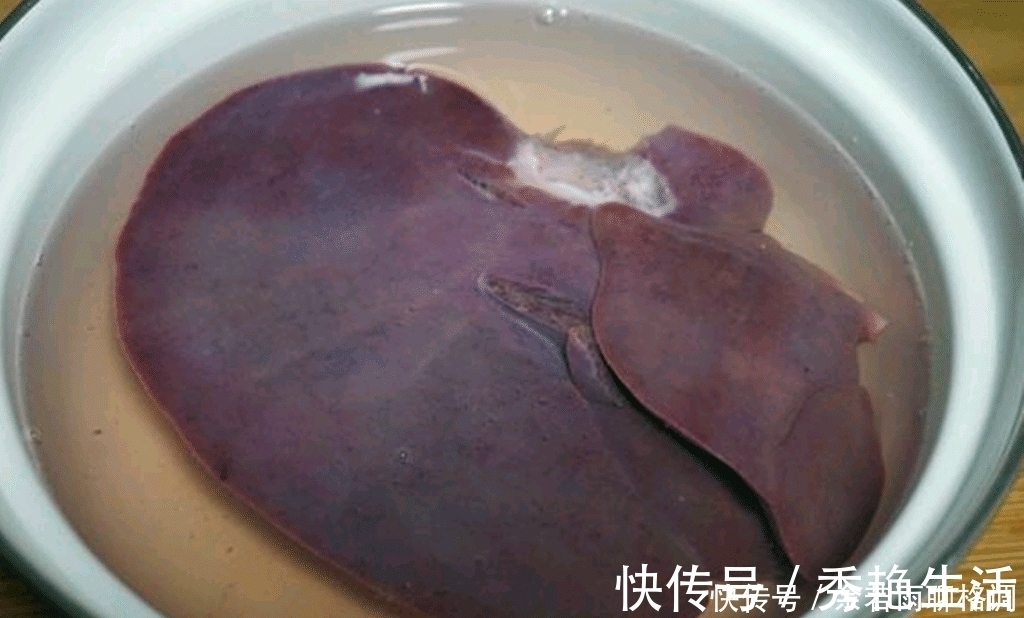 配菜|大厨 你炒的猪肝又腥又老, 其实是少了这一步!