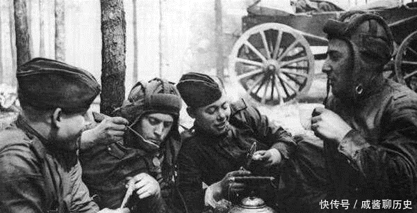 误以为|苏联飞行员被意大利俘虏,误以为俘虏餐是“断头饭”,吓得不敢吃