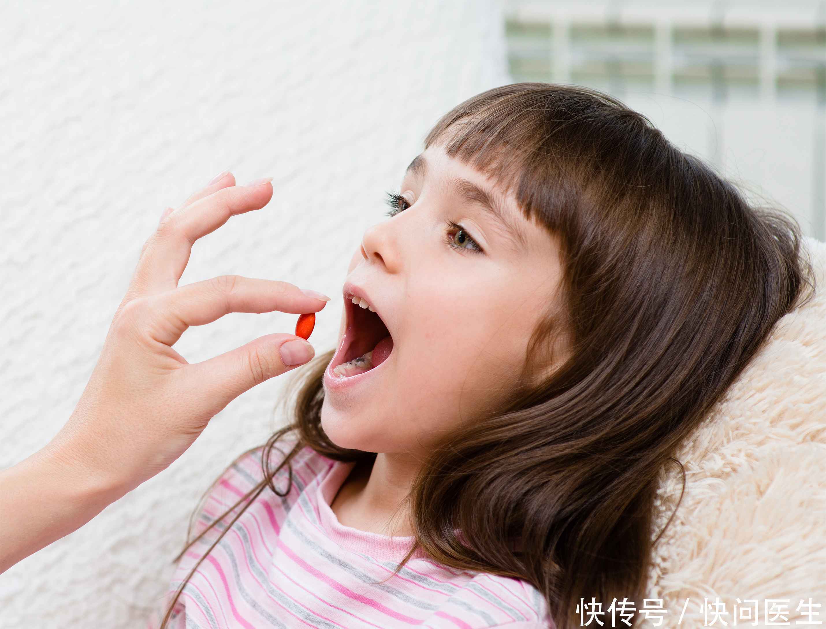 错误|一颗泡腾片夺走18个月宝宝的命,5个错误吃药知识,一定要知道