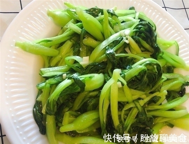 小白菜|婆婆请亲戚来家中做客,我下厨做一桌家宴,上桌后觉得很有面子