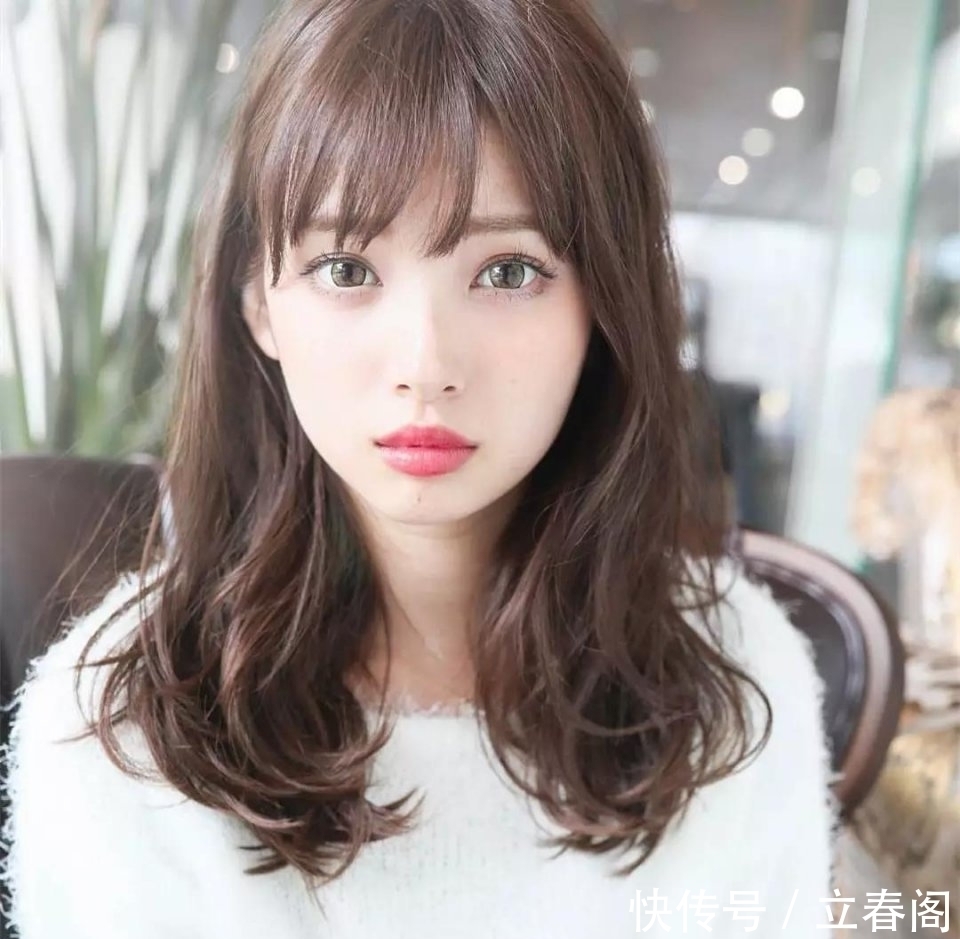 肩膀|女生及肩长度有哪些好看的发型推荐呢?