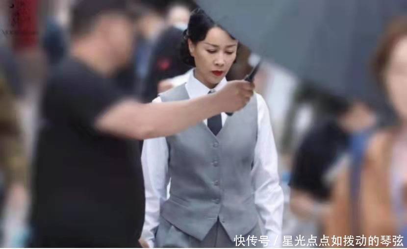 cos司藤 《萌探探探案》官宣阵容那英一改往日形象cos司藤变温柔