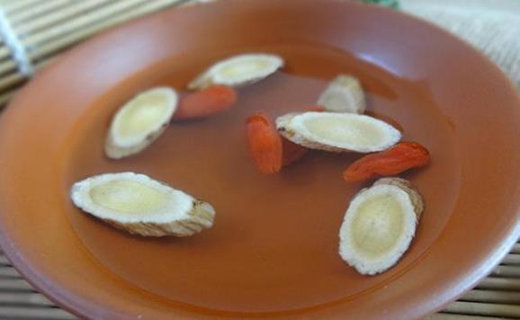 常喝黃芪水能補氣提神,但有很多禁忌需留意,不然小心適得其反!