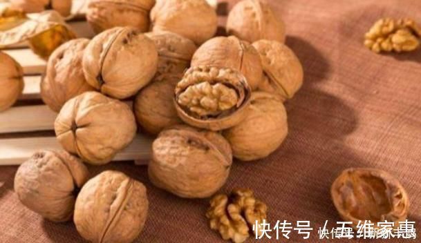 吃好|核桃早上吃还是晚上吃好我吃错20年，健康专家教你正确吃法