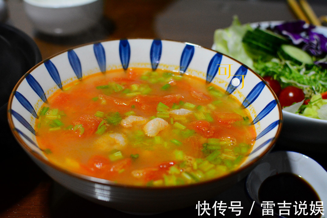 难得一家人周末聚餐，做点荤素搭配的好菜，晚餐有春天的气息