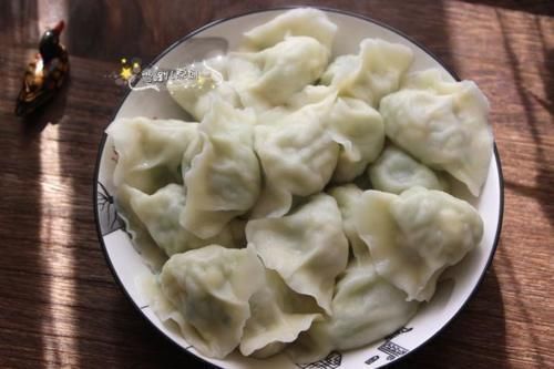 老妈包了40年饺子，饺子这样调馅超好吃，就爱这个味，三天两头吃