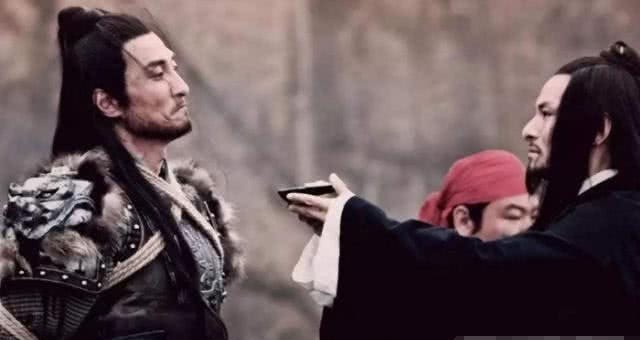 临刑|单雄信临刑前,结拜兄弟来送行,为何唯独喝了程咬金的送行酒?