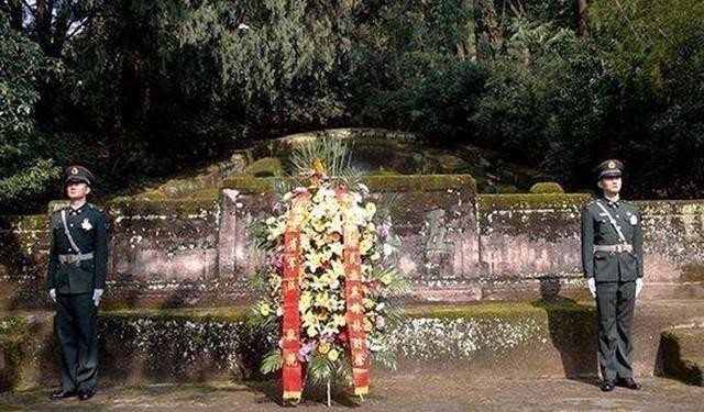 立大功|此人为中国立大功,结果却被贬到边疆之地,死前留一遗言句句应验