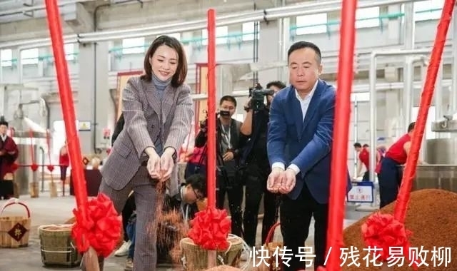 -1|敢于投资时间的人一定会成功！青花郎《朗读者》酿造三年即将推出