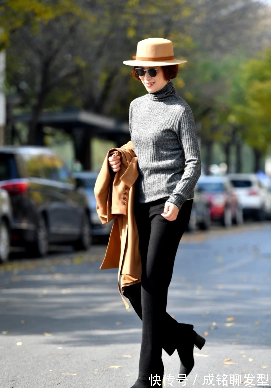 颜值|六十岁的女人,颜值再高也别踩这三个穿衣误区,没气质又掉档次