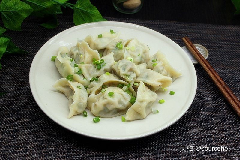  奶奶|冬至饺子这样做，皮薄馅大汁多，Q弹不易破，馅料实惠又鲜美