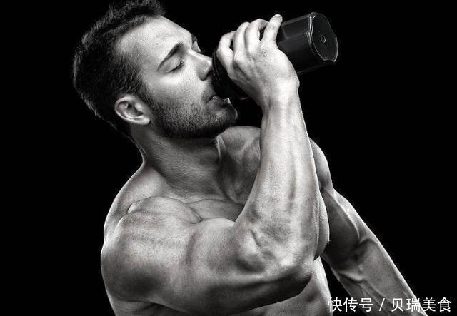 健身|身高1米9的健身肌肉男停练3年后,身材还不如普通人