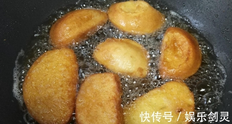 蛋液|炸馒头片，不要裹蛋液，巧用一个料，馒头片更酥脆，吃着不油腻