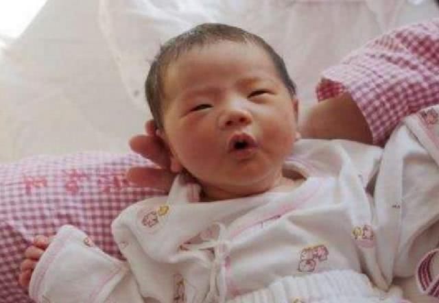 婴儿|新生儿头发越多越聪明孩子头发多少与这3点有关,宝妈要重视