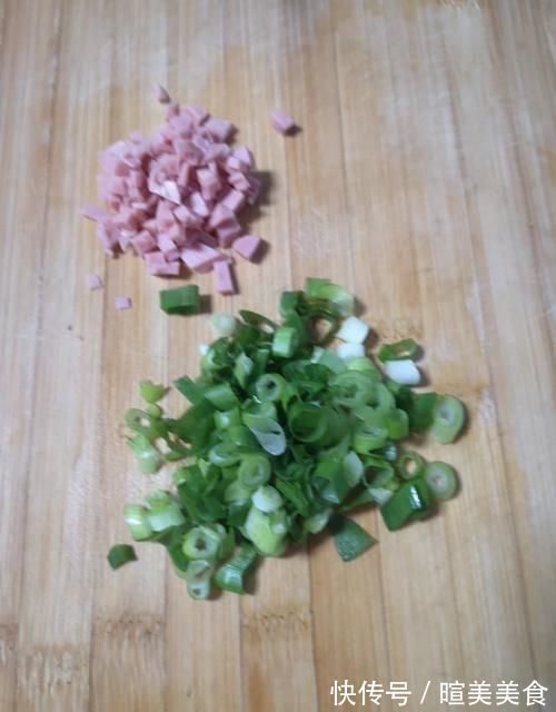 心灵鸡汤|早餐要快捷又要营养丰富:内酯豆腐蒸鸡蛋这样做,十分钟搞定