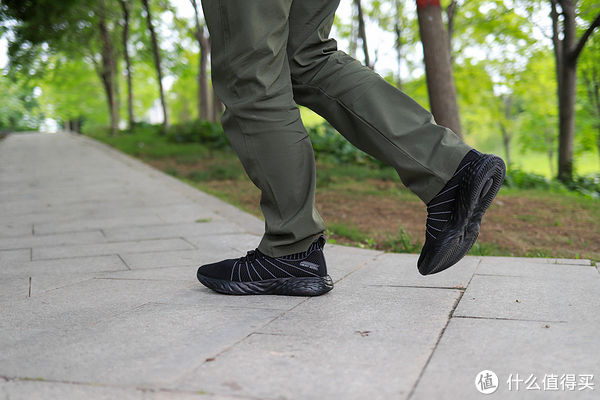 小黑鞋|科技赋予生活，onemix玩觅户外防水小黑鞋，让你不再湿脚