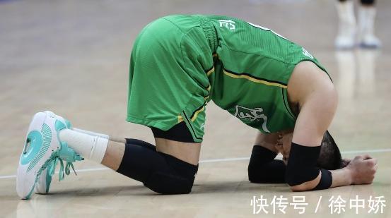 落脚点|两场比赛垫脚三人!导致郭艾伦受伤,胡明轩是老惯犯了?