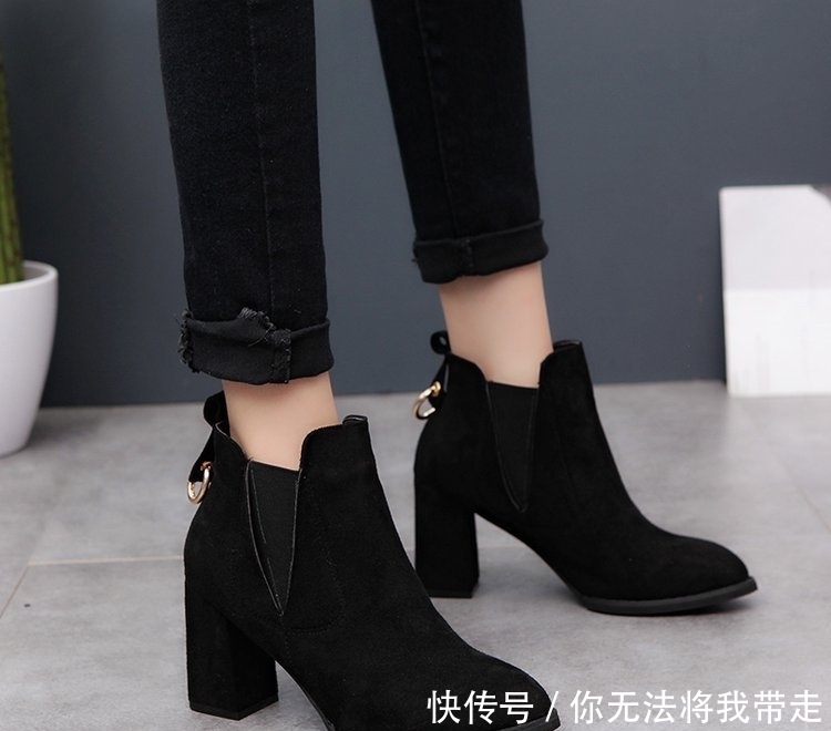 短靴女鞋|大年初一,小红穿这“欧式”高跟鞋,袅袅婷婷,一下子就把我迷倒