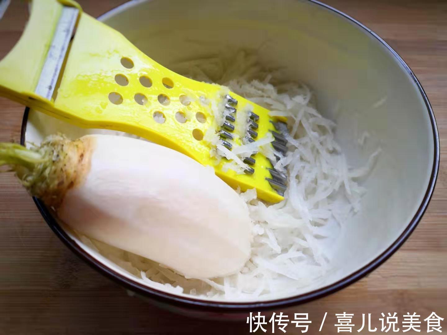 早餐饼|维生素是梨的8倍,养胃润肺助消化,做成小饼特别香,总也吃不够