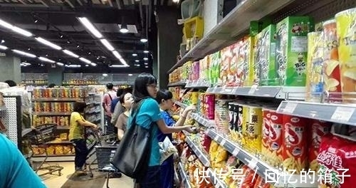 电水壶|杭州女子网购电水壶，被烫伤后索赔3000元，网友们却并不“同情”