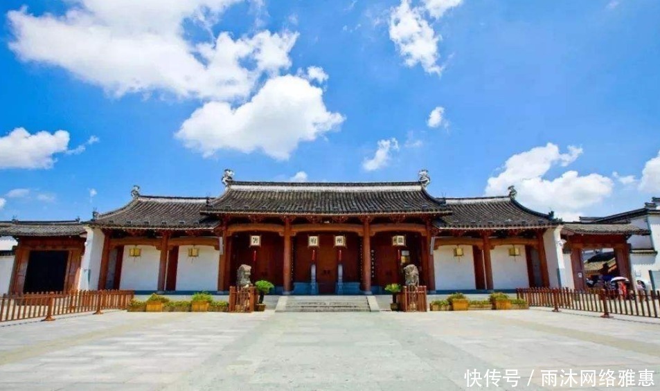 下联!知府出上联:谈天说地不知天高地厚!秀才下联讽刺,让知府羞愧