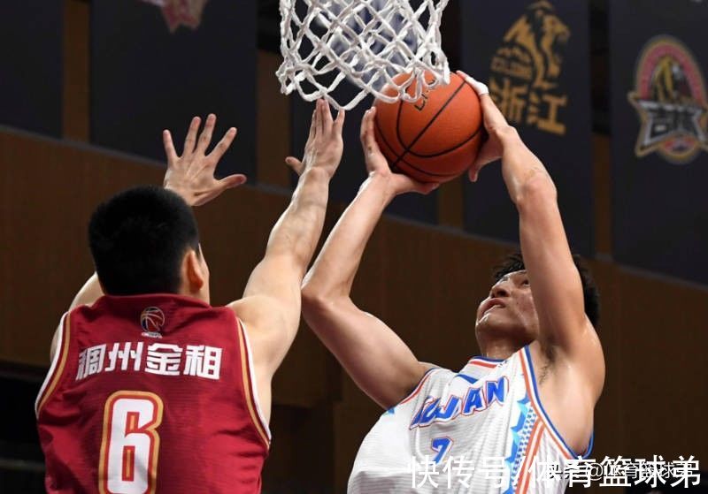 广厦|CBA大乱斗来了，前NBA榜眼与探花将相继来袭，这次比赛有看头了