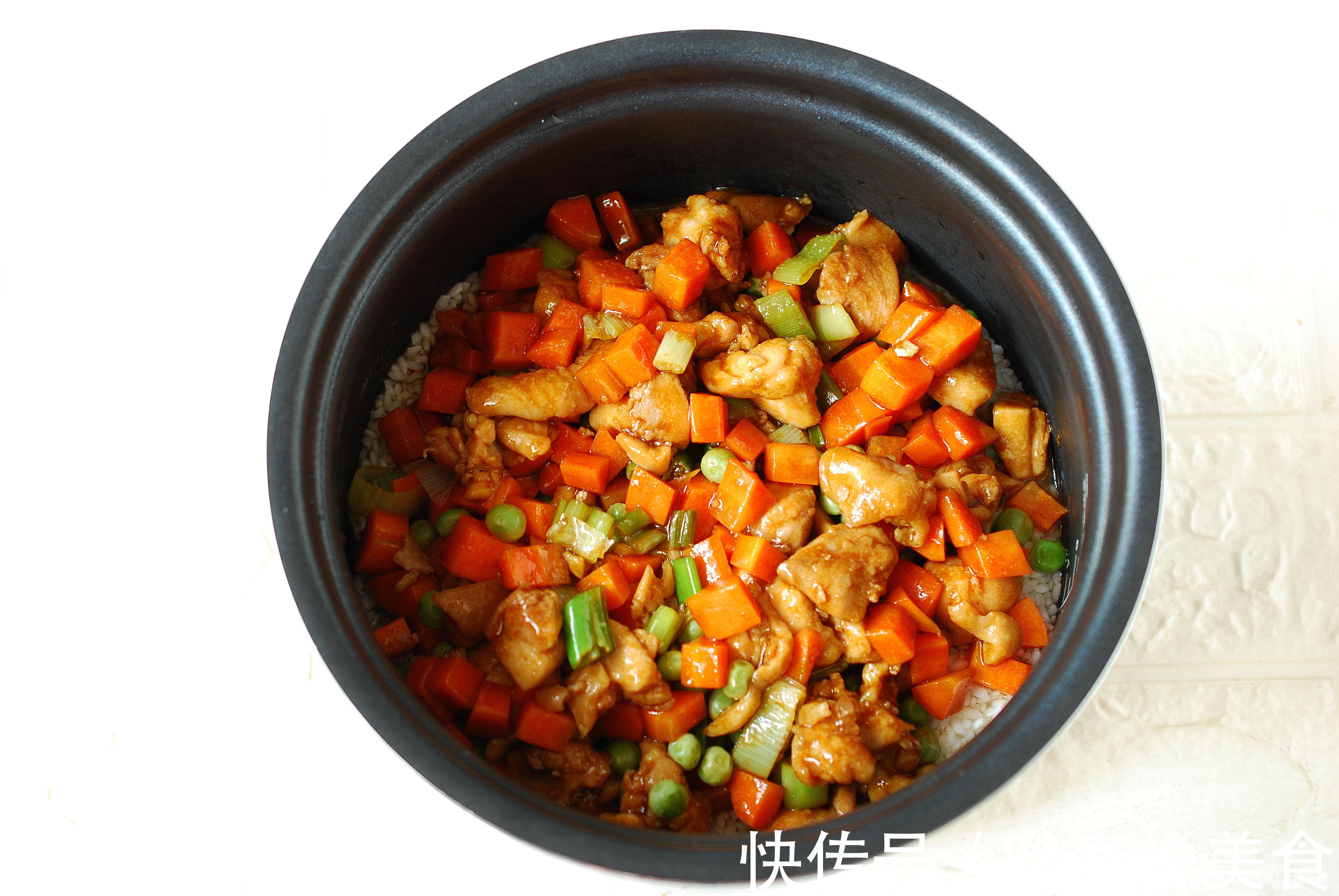 懒妈妈教你一道懒人饭，有肉有菜营养丰富，1碗酱汁秒变大厨