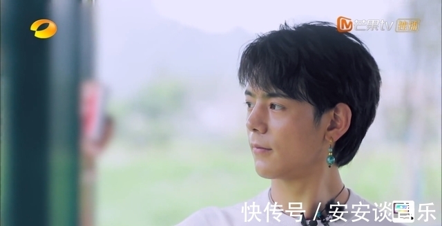 黃曉明|又尷尬了，明星菜又沒煮熟，趙麗穎善意提醒，顧客回應給足了面子