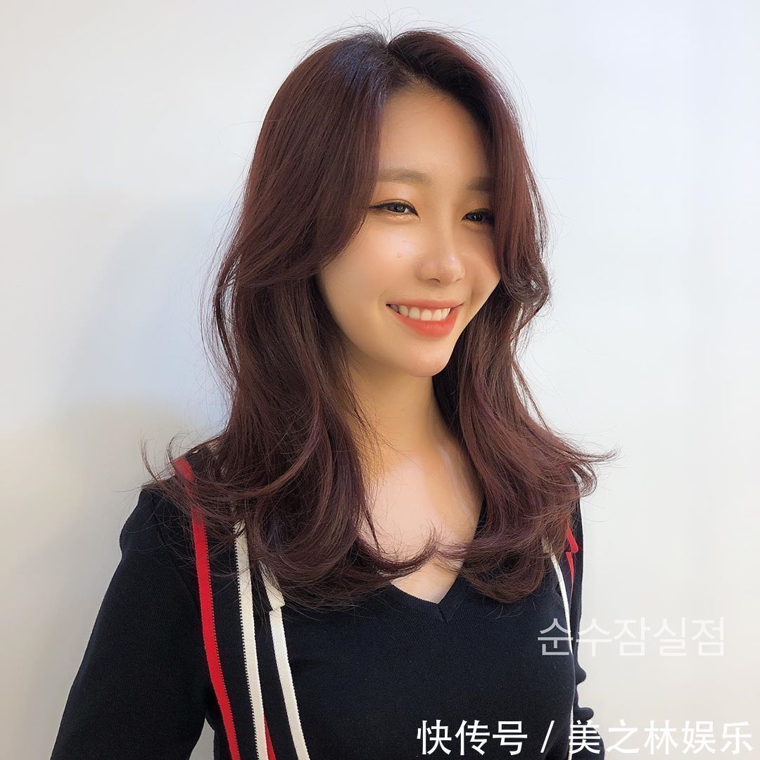 发型 秋冬女发别乱剪了，新时尚发型27款送给大家，无论长短都心动