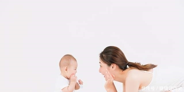 宝宝迟迟不开口?引导孩子说话有窍门,手势、动作、眼神都很重要