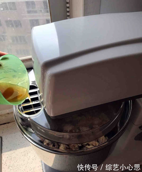 红糖馒头这样做,配方比例看下面,馒头香软蓬松,比买的好吃多了