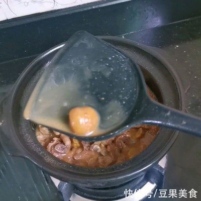 板栗闷鸡中午刚做完,晚上又想吃了
