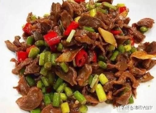 家庭聚会上,老婆做了一桌子菜,我最喜欢这几道菜,菜谱分享给你
