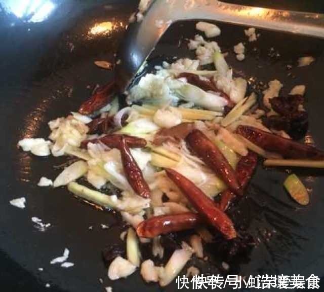 好吃|油爆虾的做法，太好吃了，一口一口停不下来！