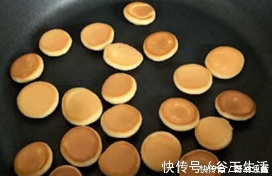 在家自制奶油鸡蛋小饼干,不用烤箱不用油,一口平底锅轻松搞定!