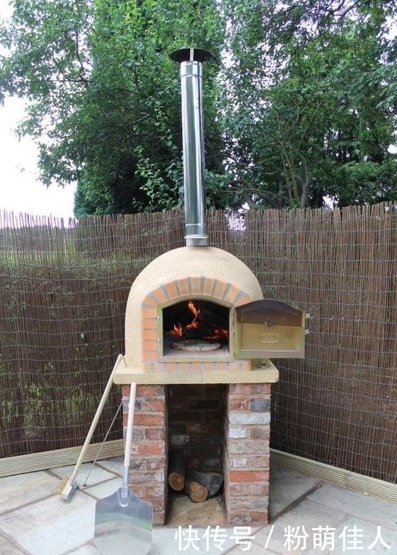 在过去,这种土窑很多人都用过,现在已经很少见了。