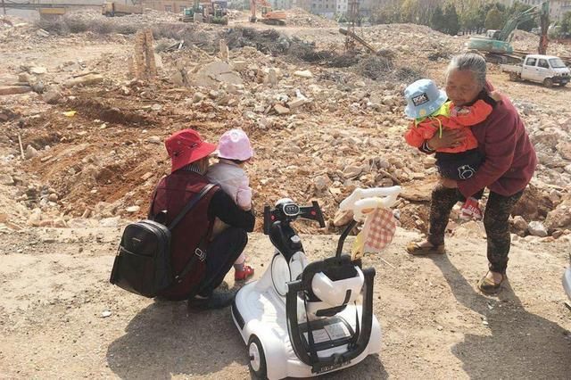 反思|“帮女儿带孩子是我最错的决定”，这位老人的哭诉，值得众人反思