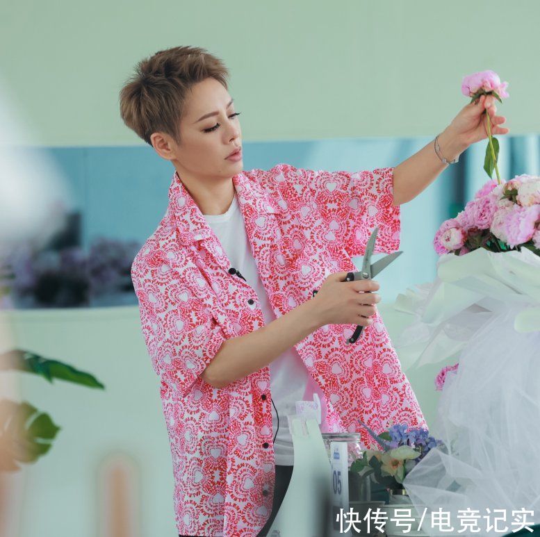 丁真|《中餐廳5》開播，寧靜直言節(jié)目有一期不好看，趙麗穎無辜躺槍