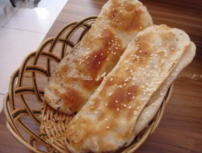 教你做早餐烧饼，简单又好吃，半小时上桌，酥脆咸香，比买的省钱