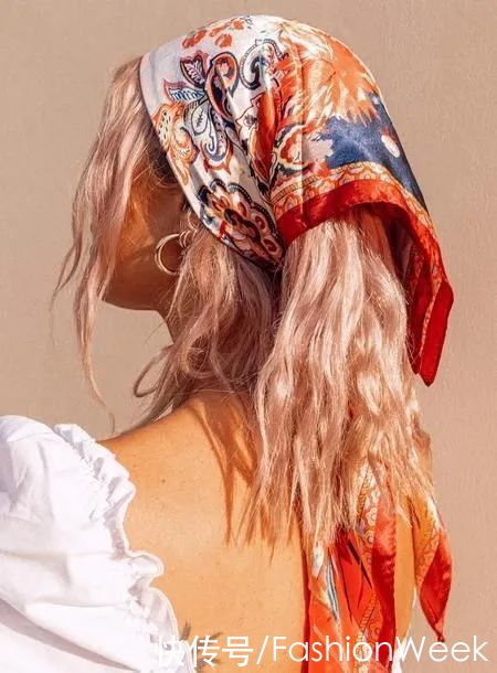 一条丝巾让你从头到尾都很时尚，真的有那么神奇吗？