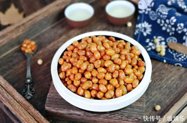 黄豆不一定非做豆浆,能做成主食,又能做成零食,一吃就停不下来