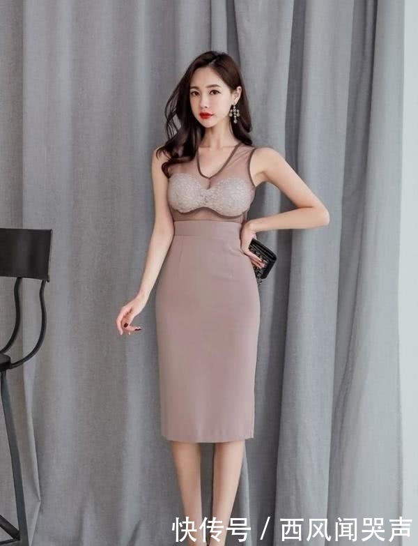 魅力|气质丰韵的深V连衣裙,一件好的穿搭能让自己一直散发出无限魅力