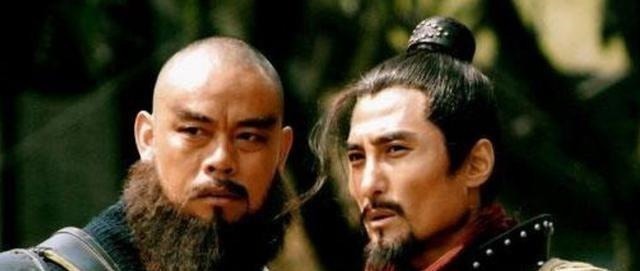 林冲击杀高俅时!为何只有鲁智深一人相助,梁山的其它人呢