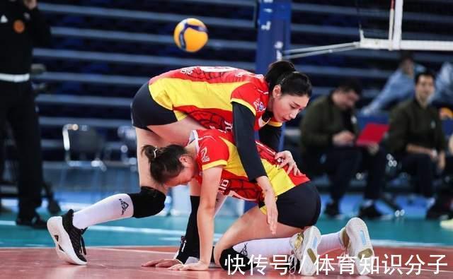 排协|上海女排联赛第三收官,8年7次进入四强太稳定,球迷为她们鸣不平