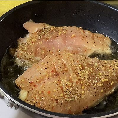 香煎鸡胸肉