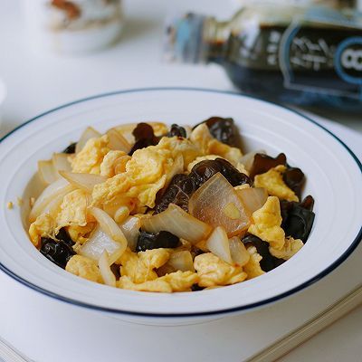 洋葱|洋葱木耳炒鸡蛋